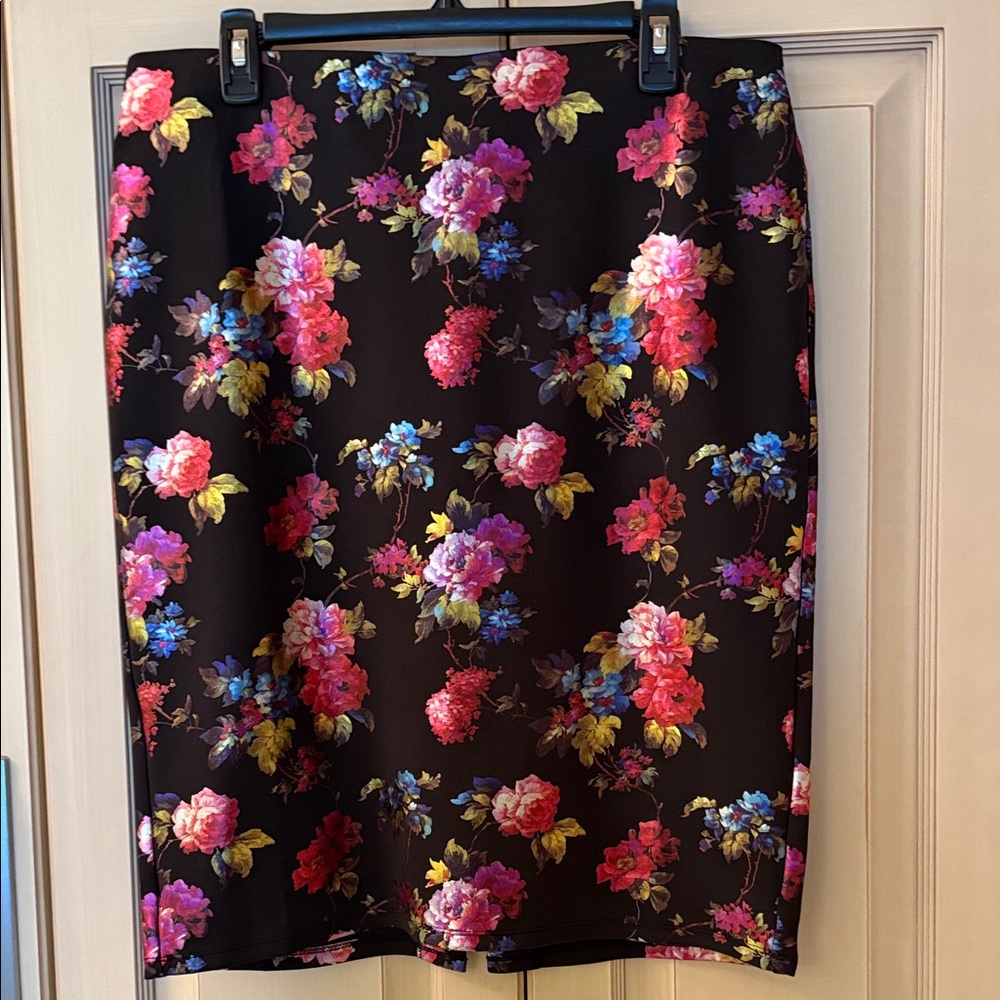 NYCC Vibrant Floral Pencil Skirt